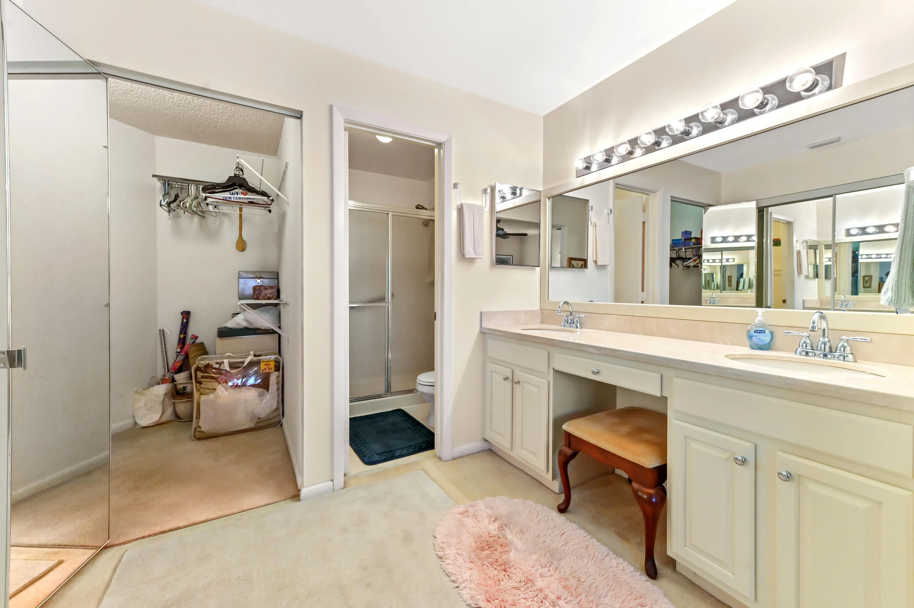 26 Bathroom 01