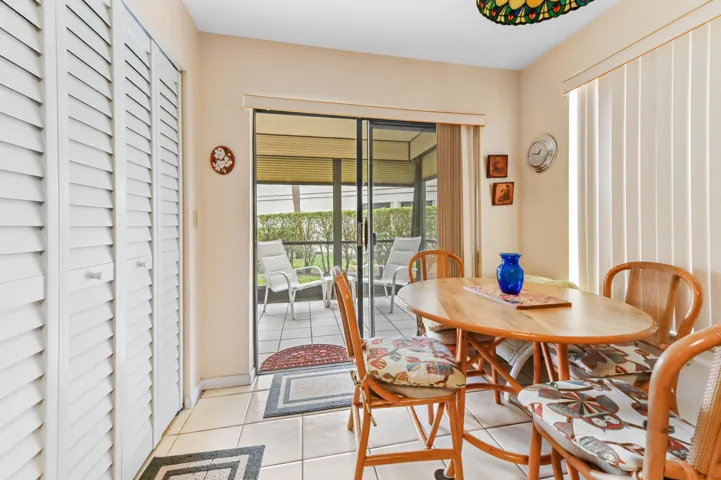 16 Dining room 01