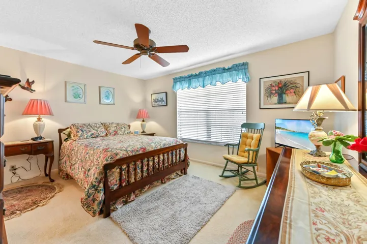 23 Bedroom 01