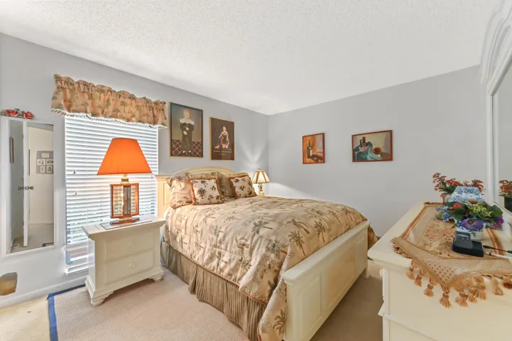 21 Bedroom 01