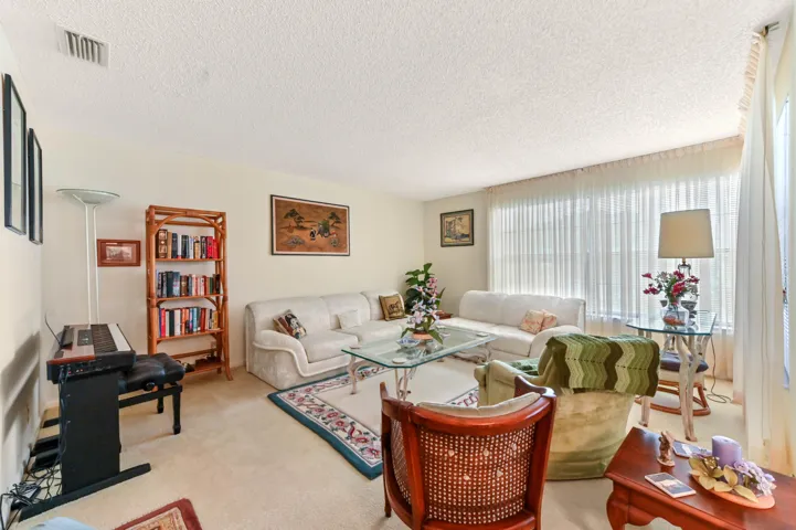 07 Living room 02