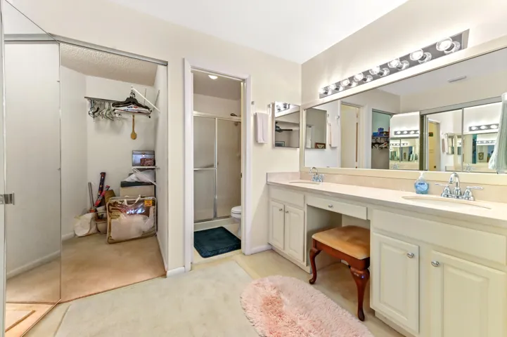 26 Bathroom 01