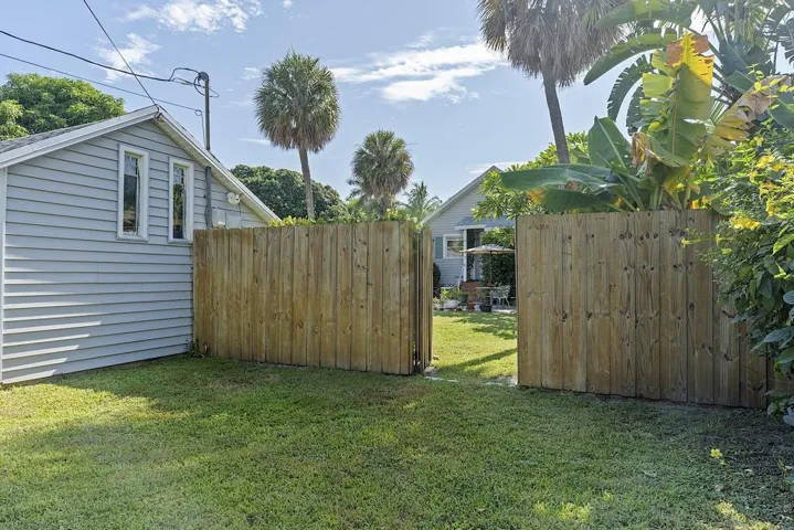 629 N. Lakeside Drive - 044