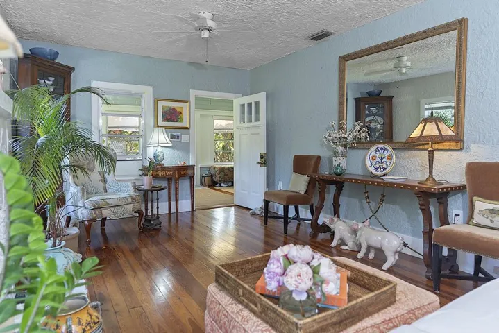 629 N. Lakeside Drive - 030