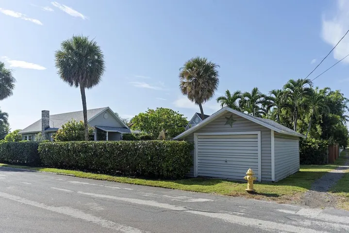 629 N. Lakeside Drive - 042
