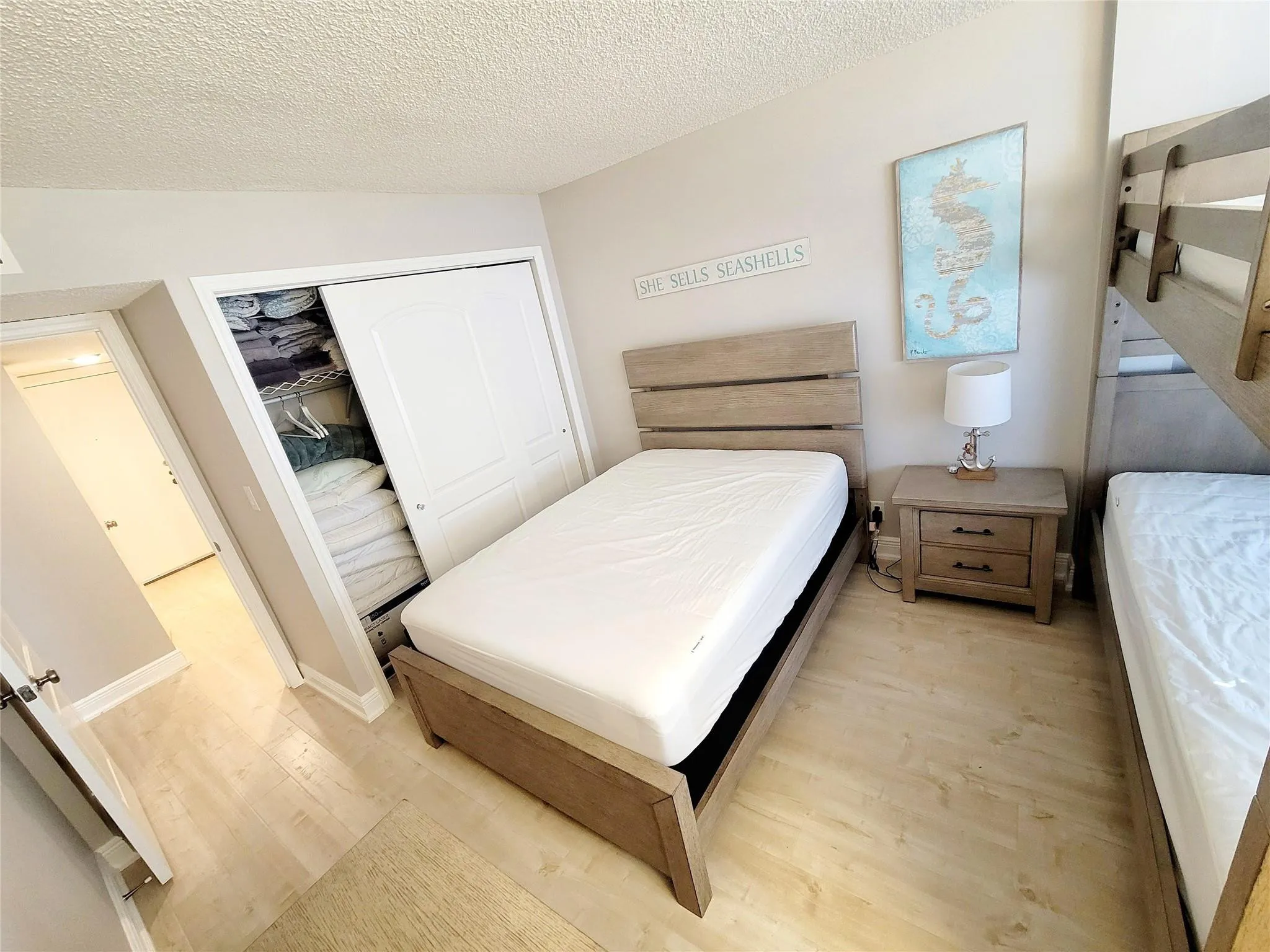 2nd bedroom