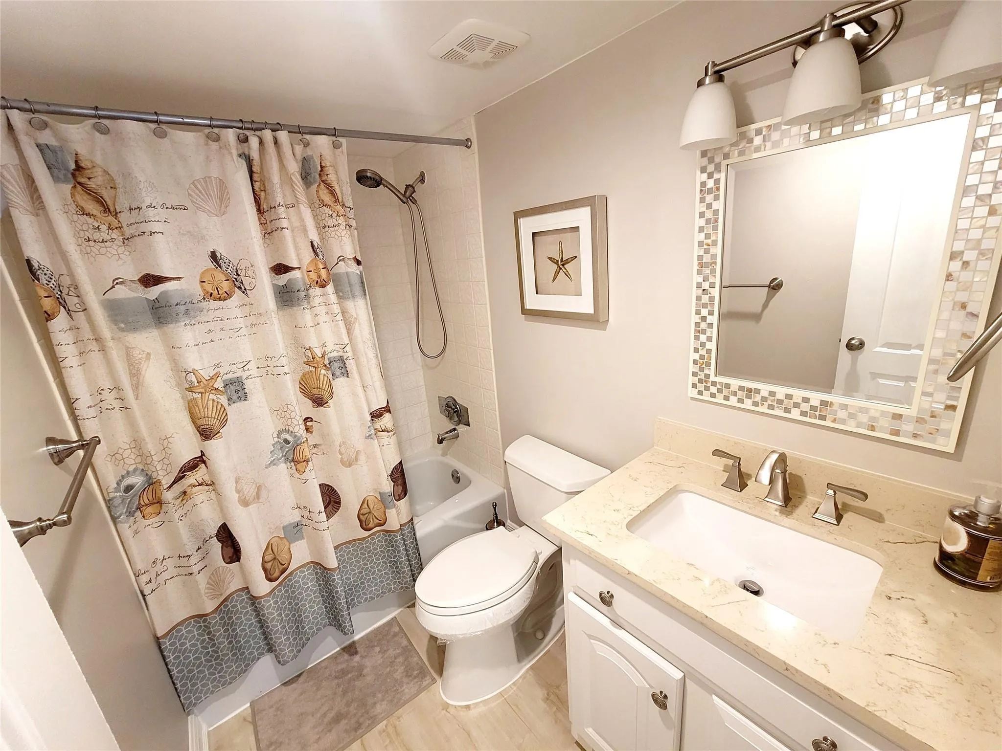 Main bathroom on suite