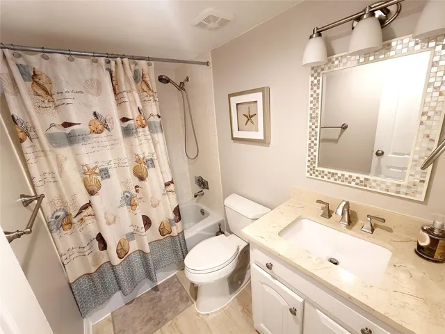 Main bathroom on suite