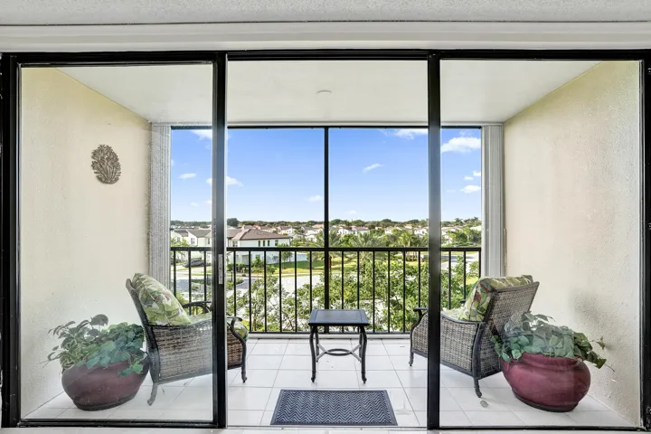Screened Balcony