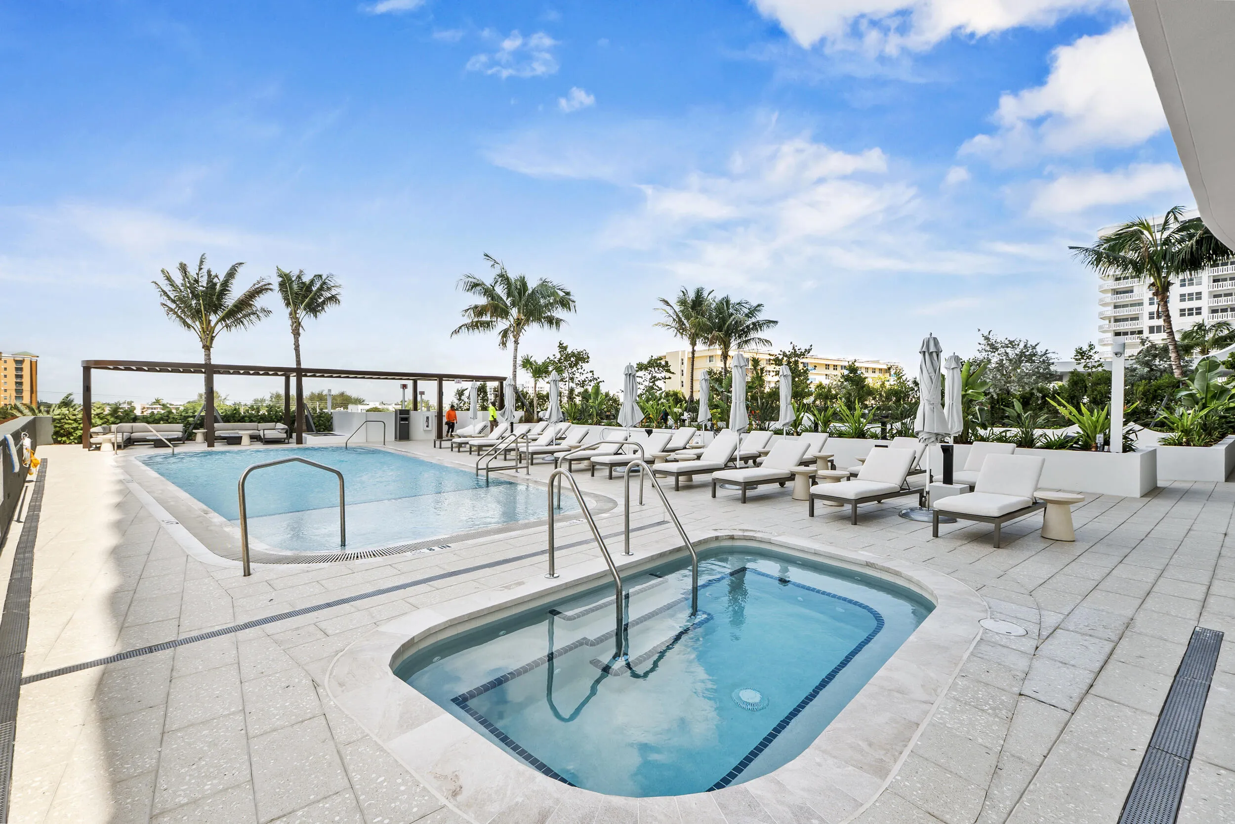 Sunset pool and jacuzzi