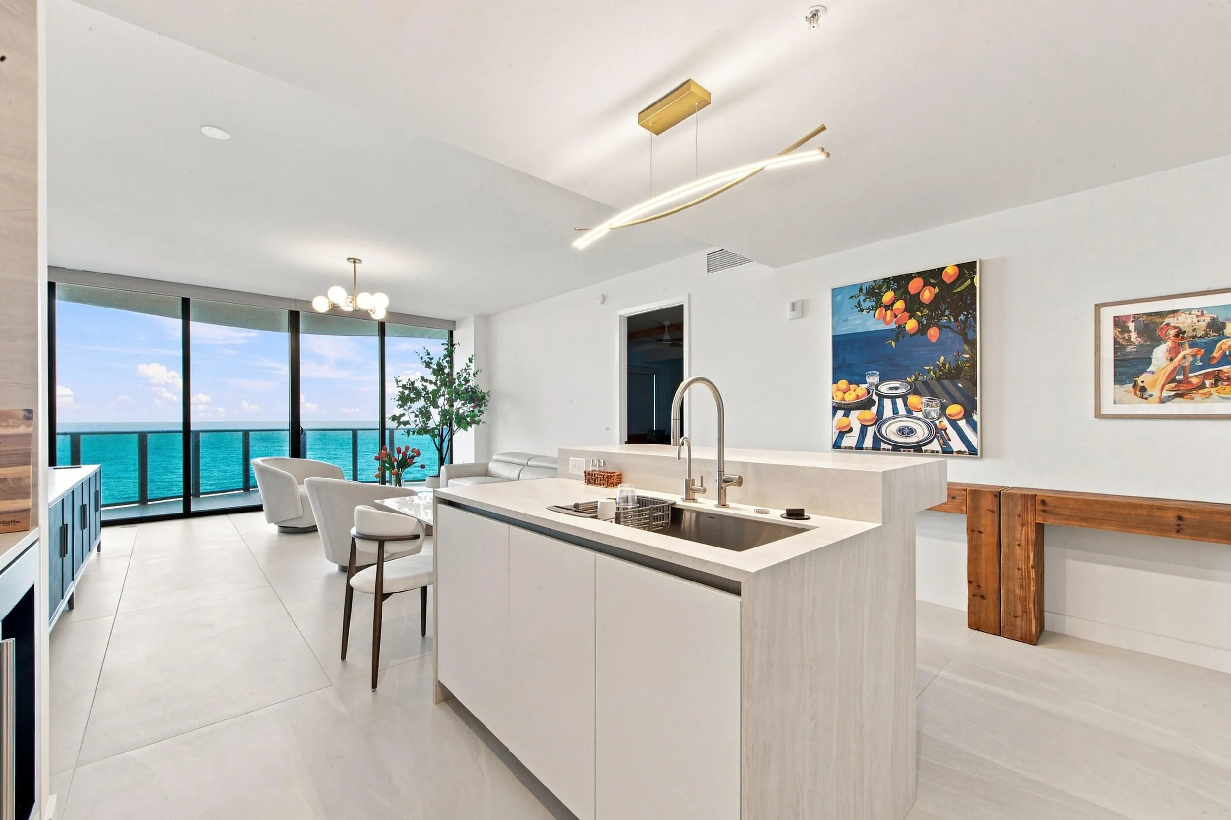 Kitchen & Living Room2