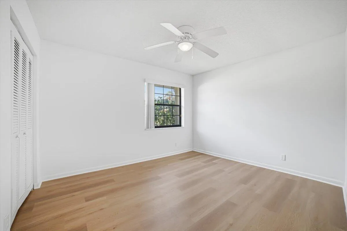 29-Bedroom2
