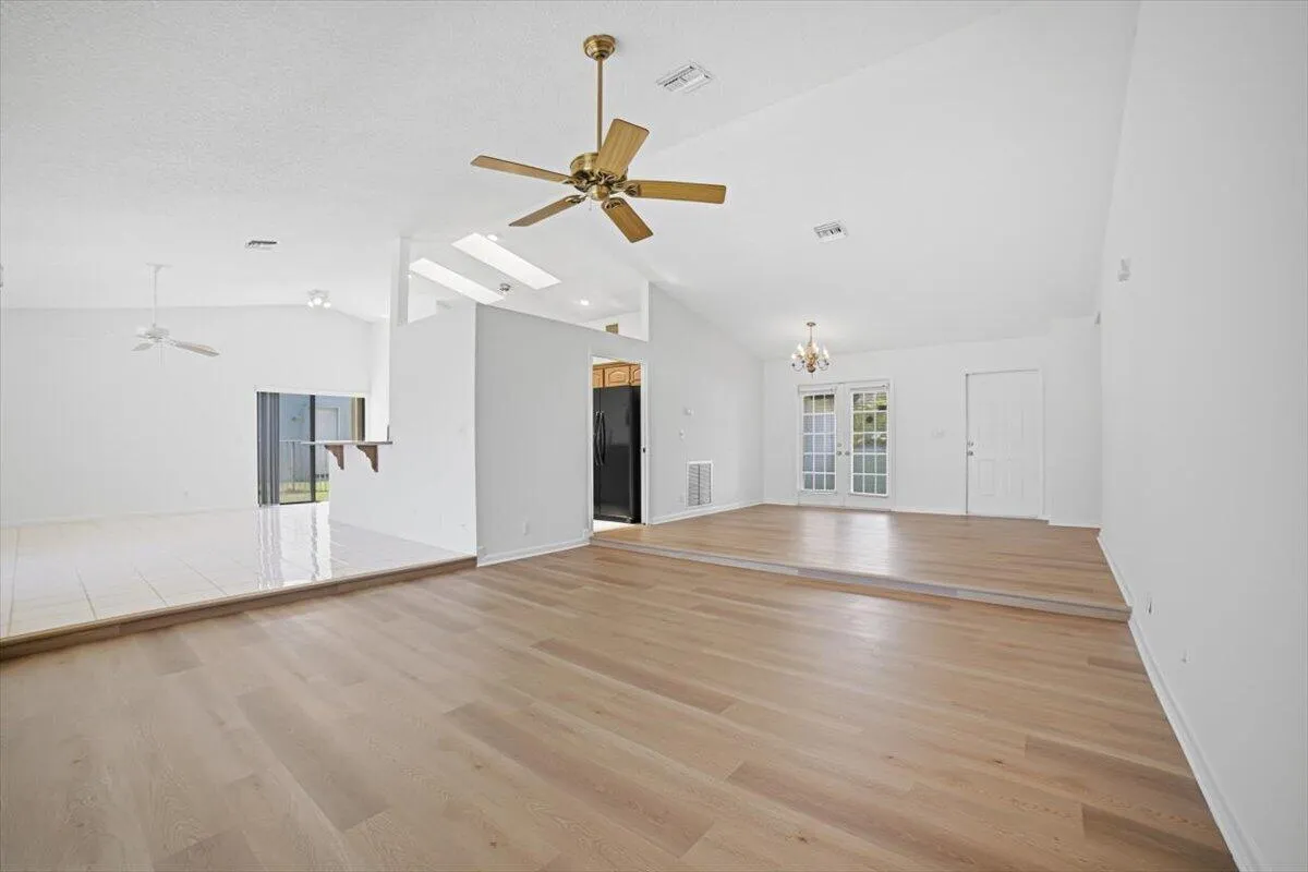 11-Livingroom-C