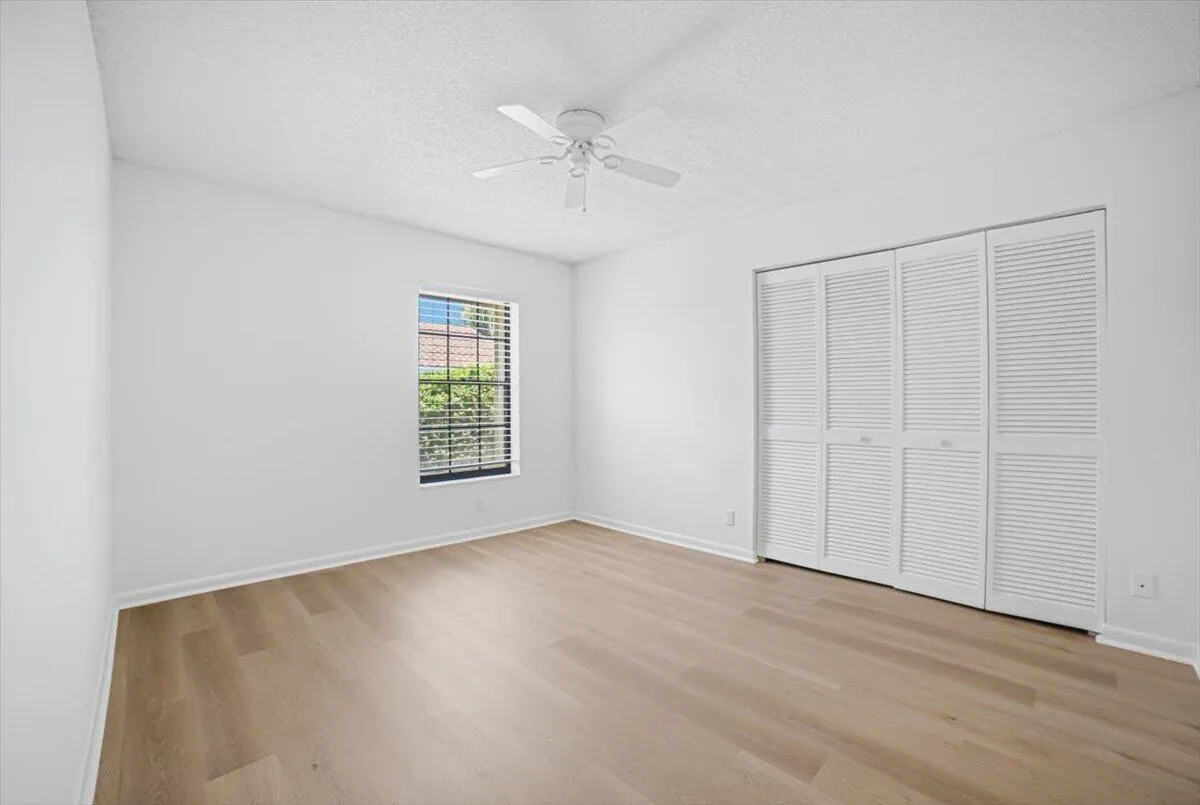 31-Bedroom3