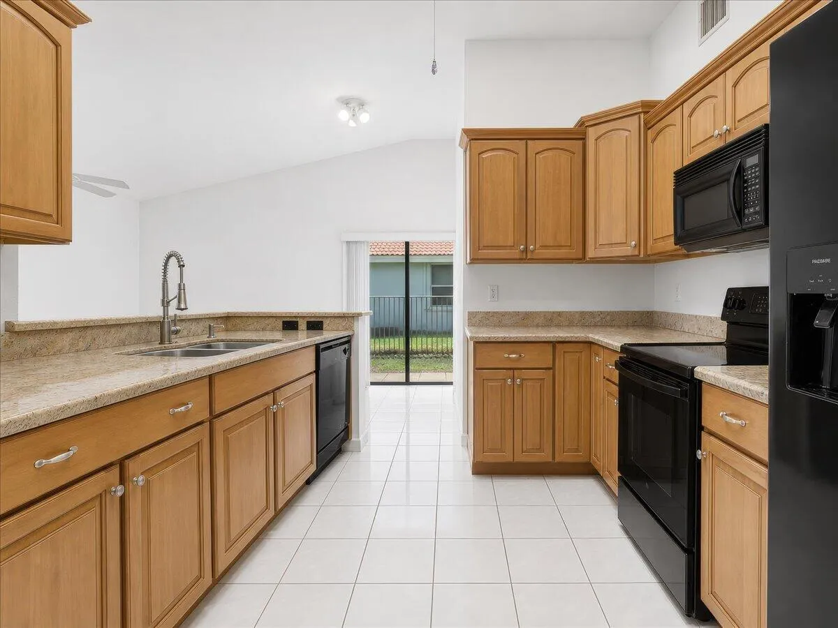 03-Kitchen