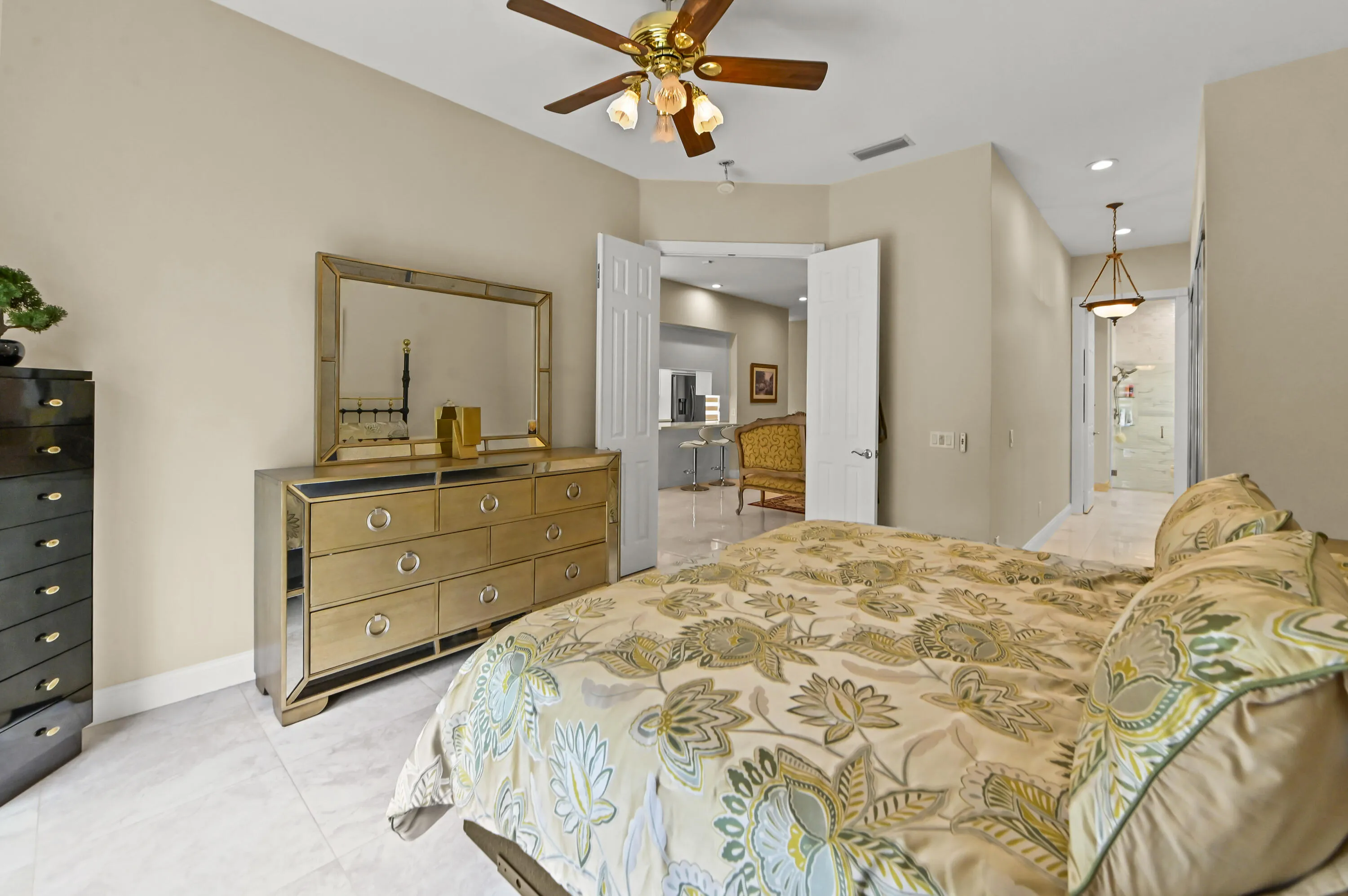 22 Bedroom 03