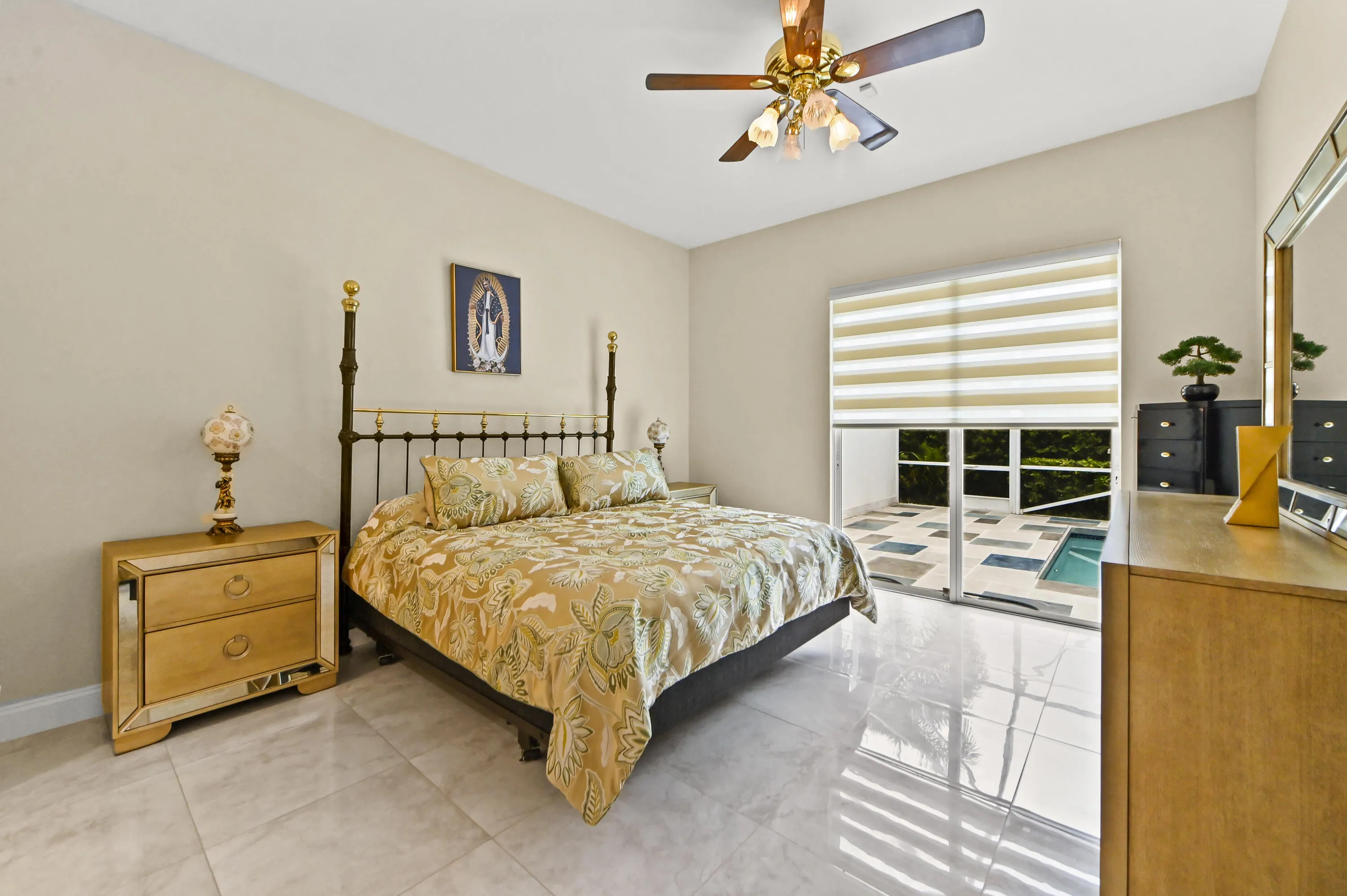20 Bedroom 01