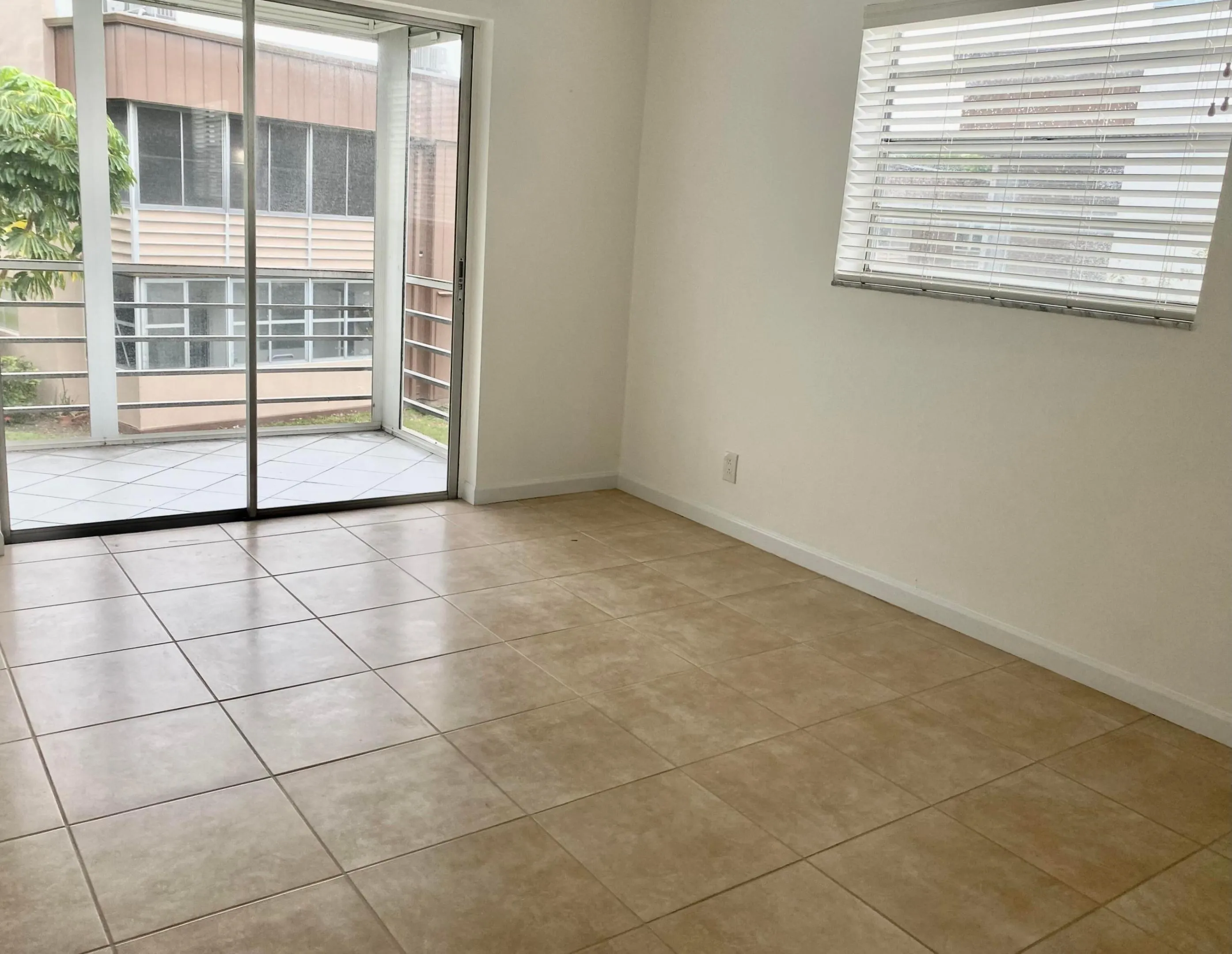 2nd bedroom/den