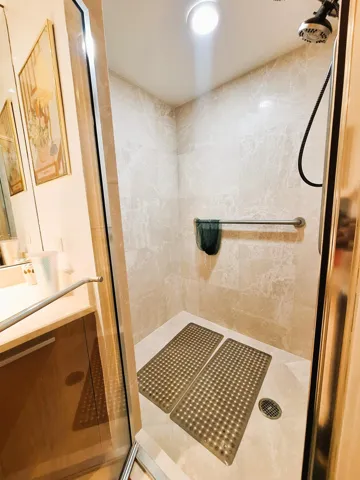 Master Shower Cont.