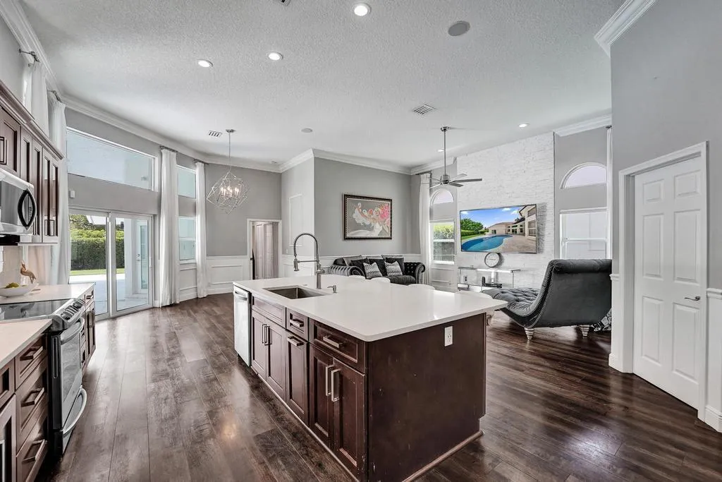 Kitchen/Family Room