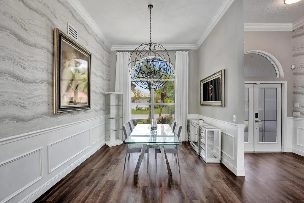 Formal Dining