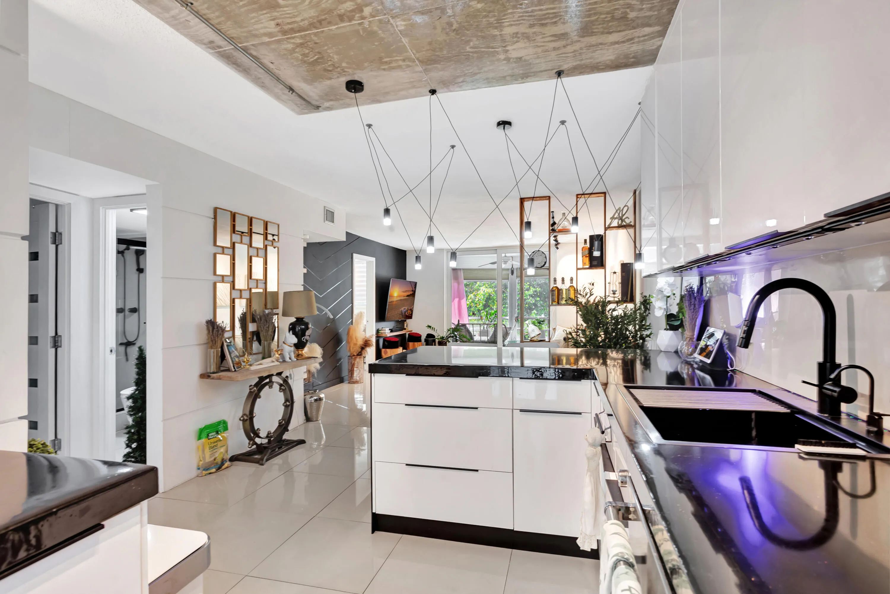 Kitchen/Living Room