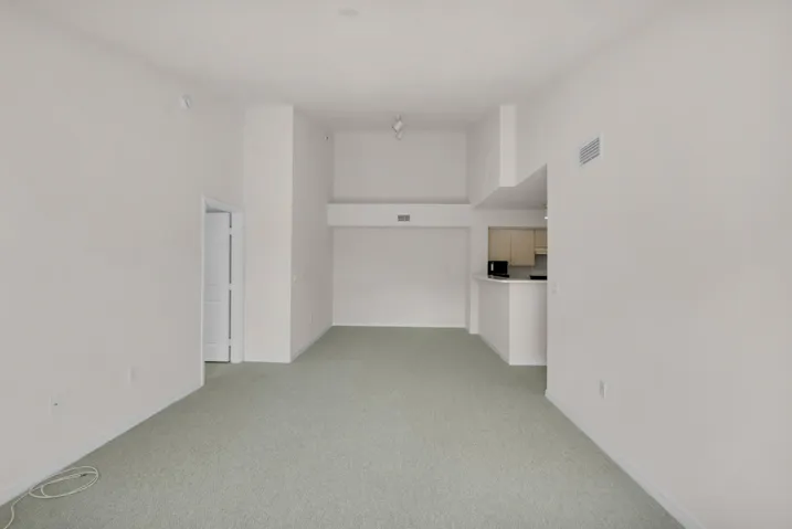 520 SW 111th Ave U301-12