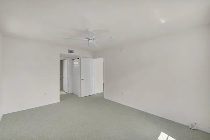 520 SW 111th Ave U301-7