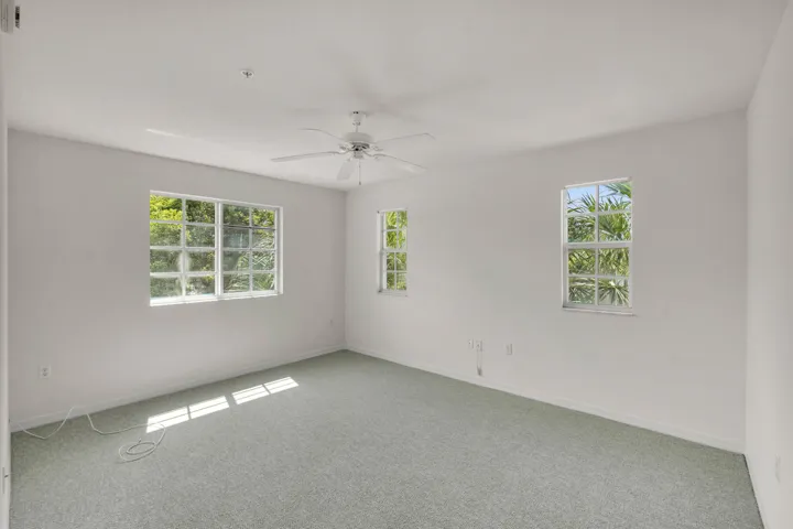 520 SW 111th Ave U301-6