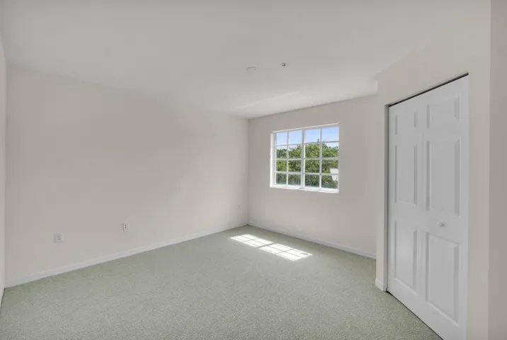 520 SW 111th Ave U301-1
