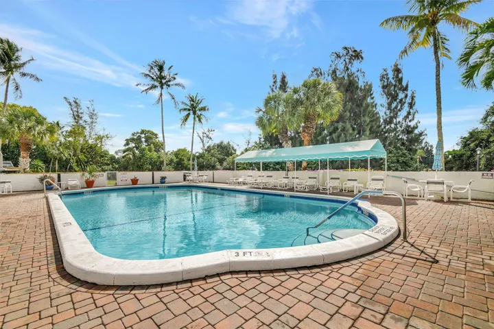 Esedra Pool