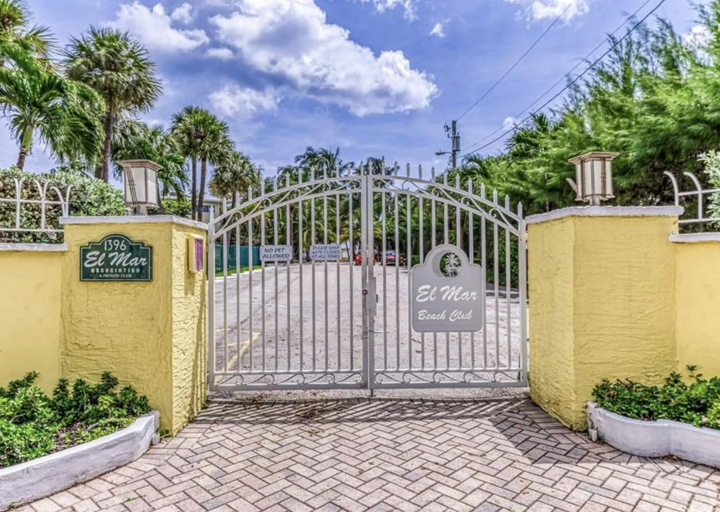 EmerPrivate Beach Access