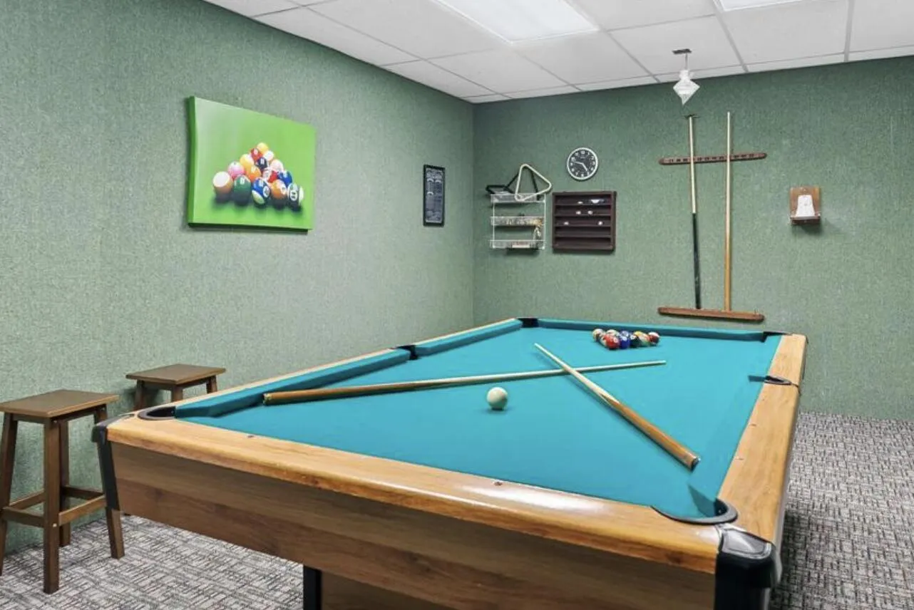 Emerald Tower Pool table