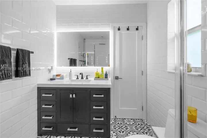 Master Bathoom