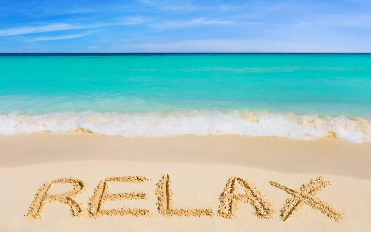 WALK TO LAUDERDALE BY THE SEA BEACH, STORES, RESTAURANTS, NIGHTLIFE, TRANSPORTATION, AND ONLY MINUTES TO FORT LAUDERDALE, POMPANO BEACH ATTRACTIONS AND MORE!