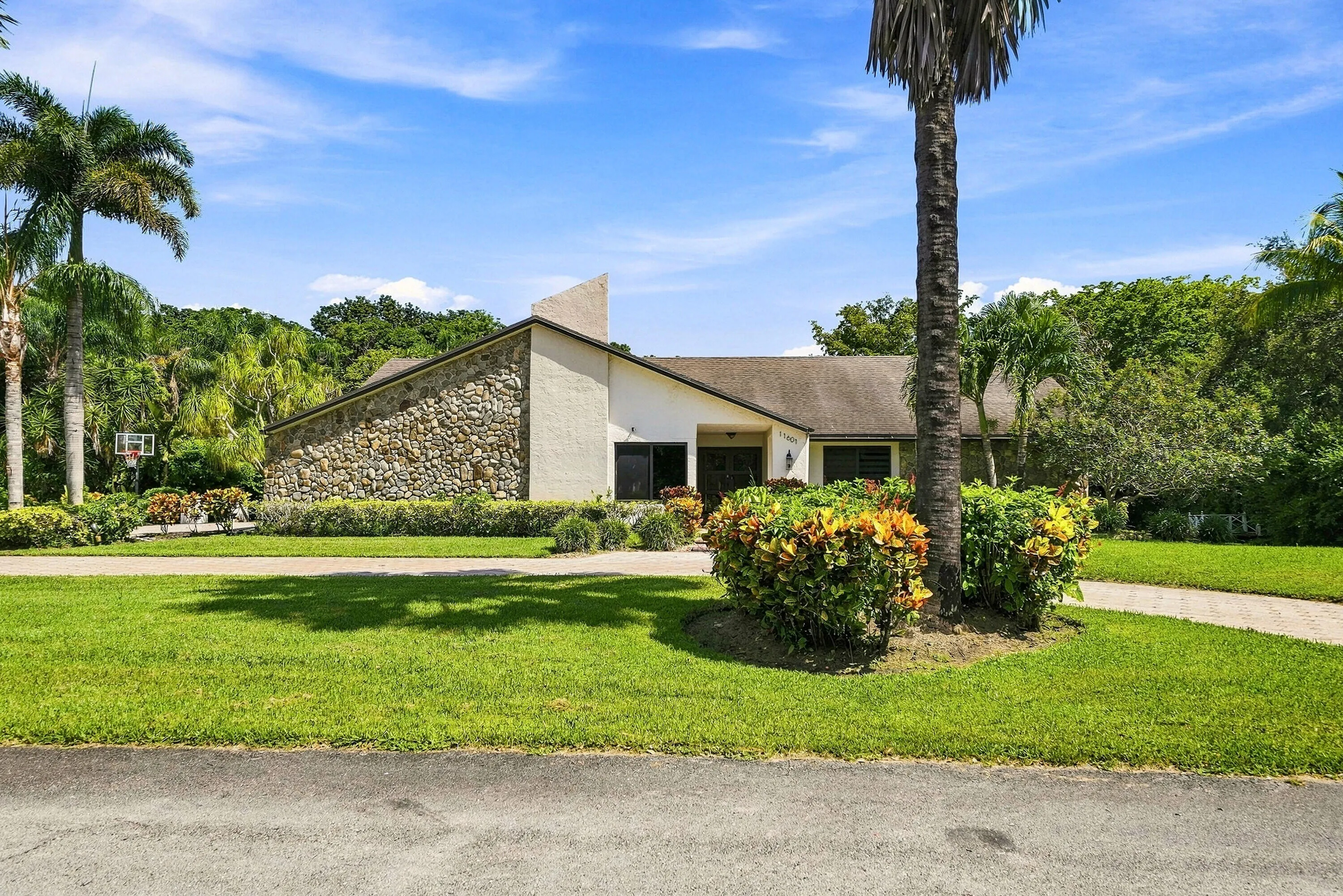 Front Lawn and Exterior