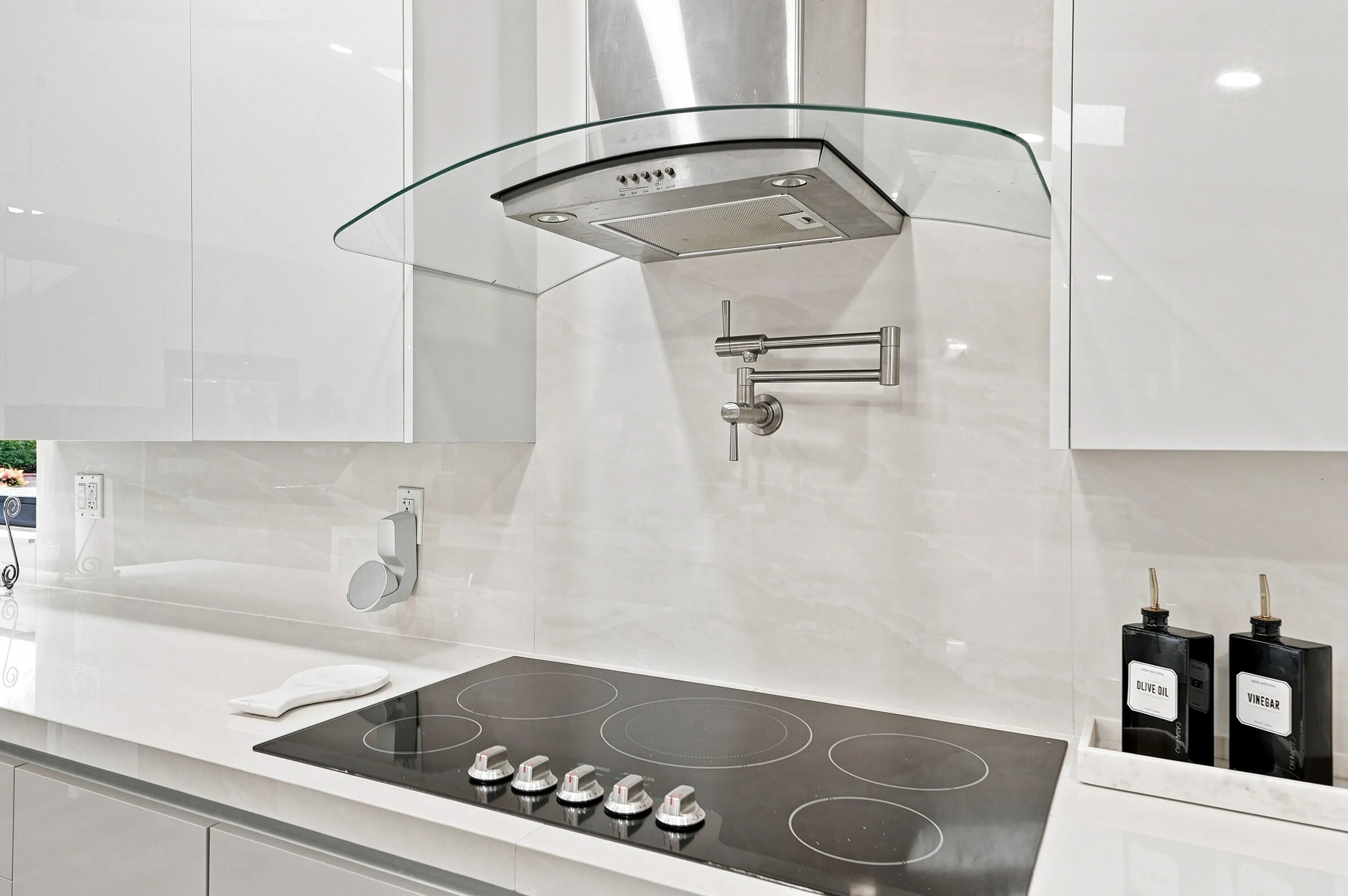 Cooktop, Range Hood and Pot Filler