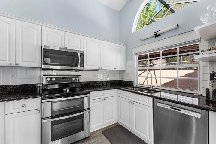 013-559Northwest38thTerrace-DeerfieldBea