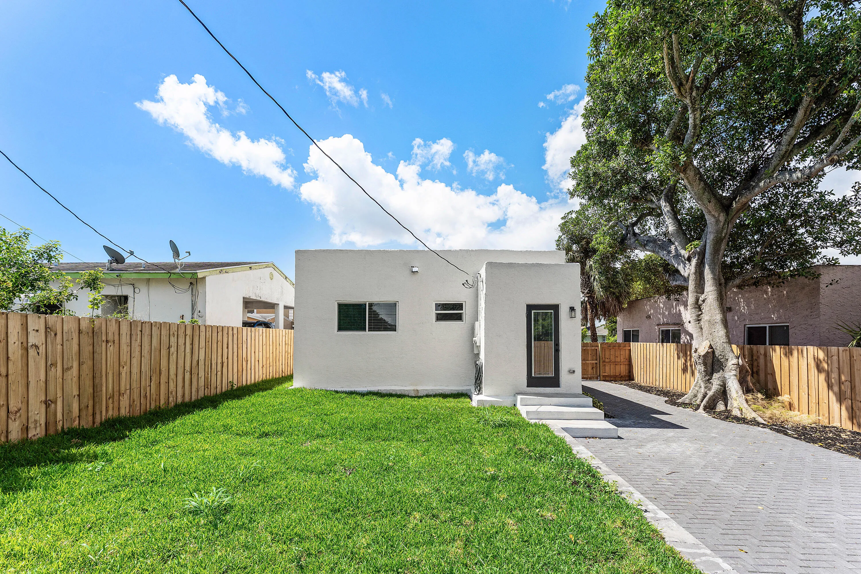 029-1150West25thStreet-RivieraBeach-FL-3