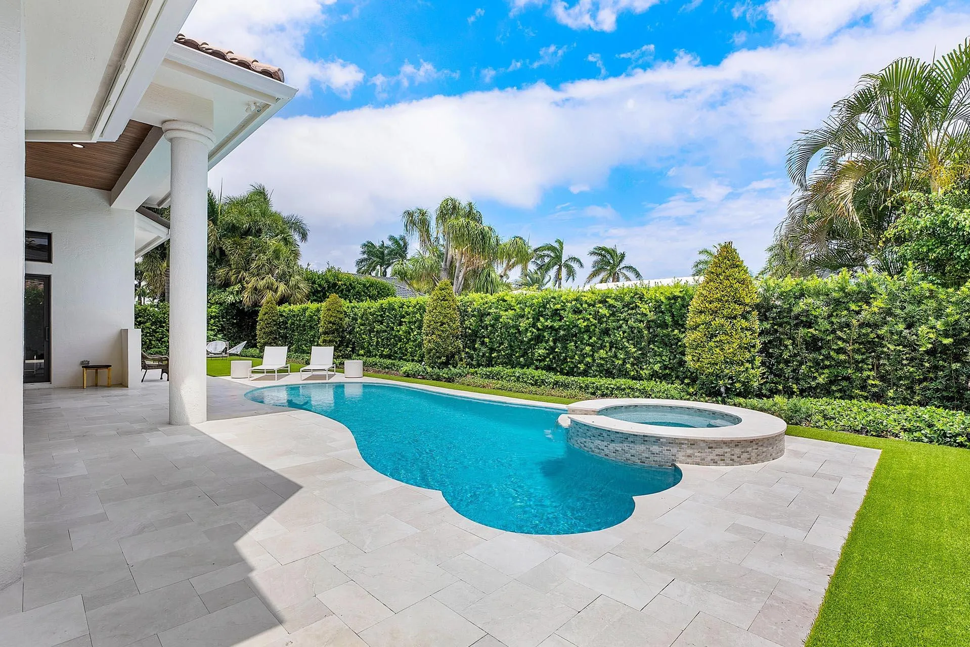 2212_Acorn_Palm_Road_05
