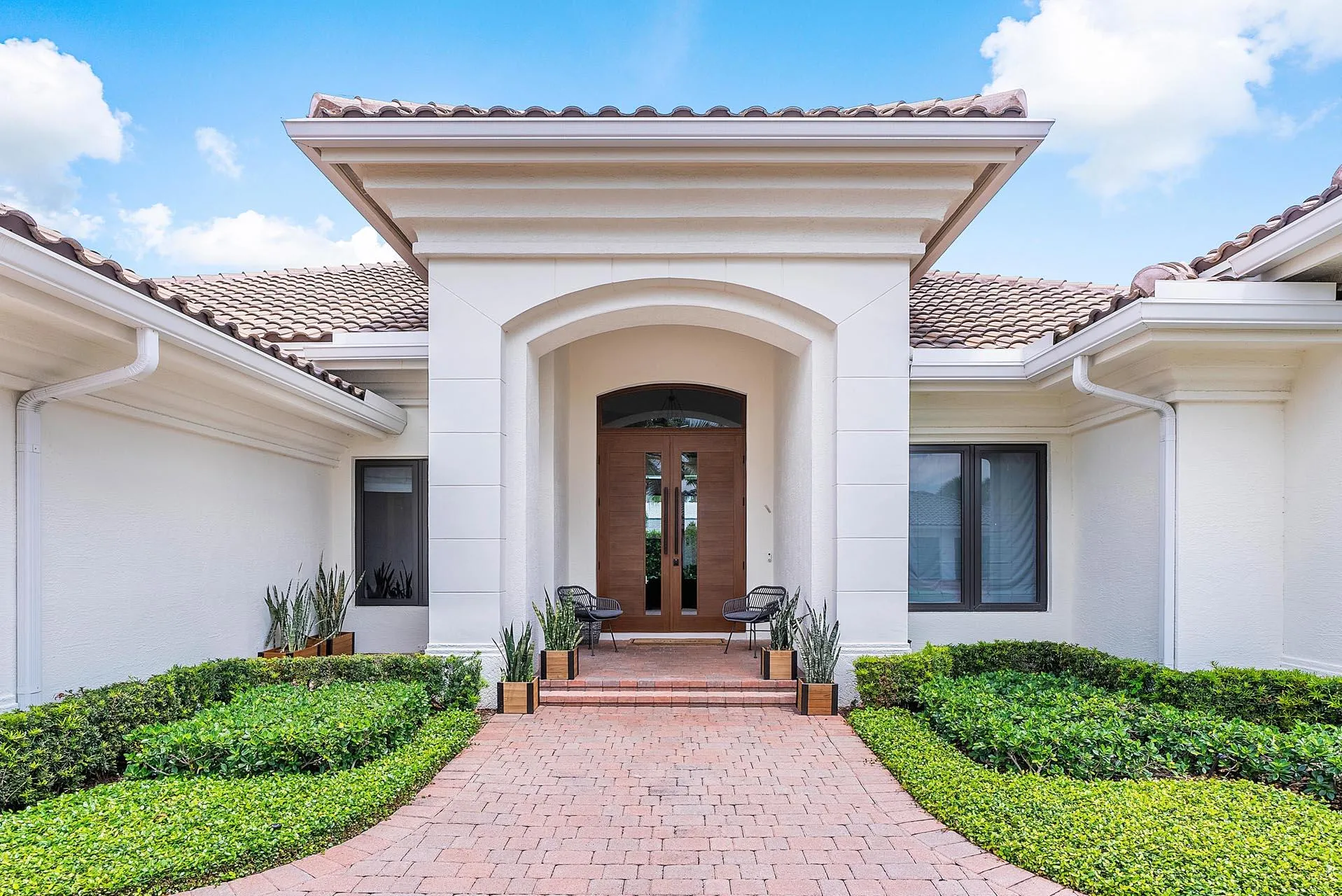 2212_Acorn_Palm_Road_04