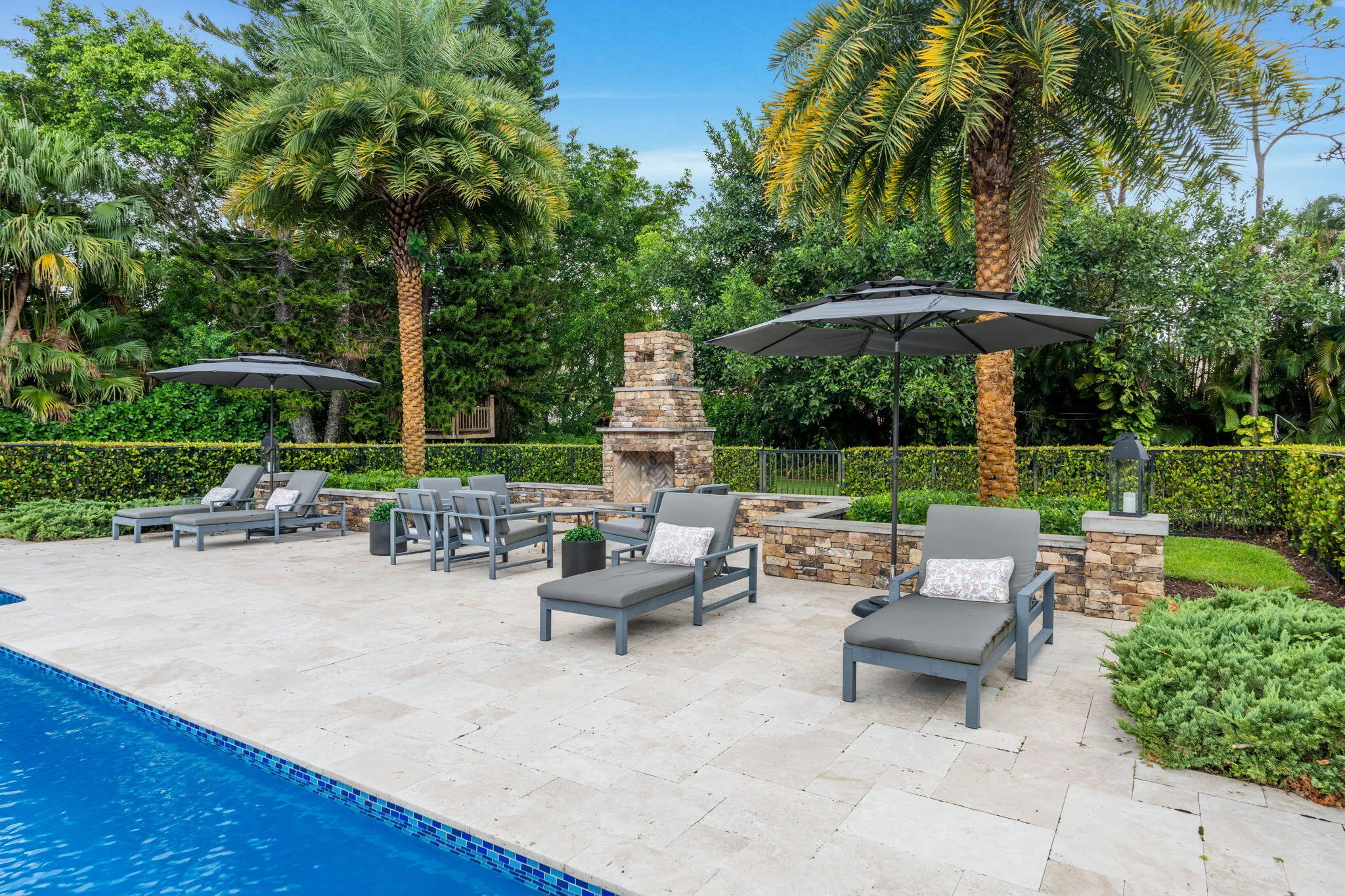 68-web-or-mls-A7406471