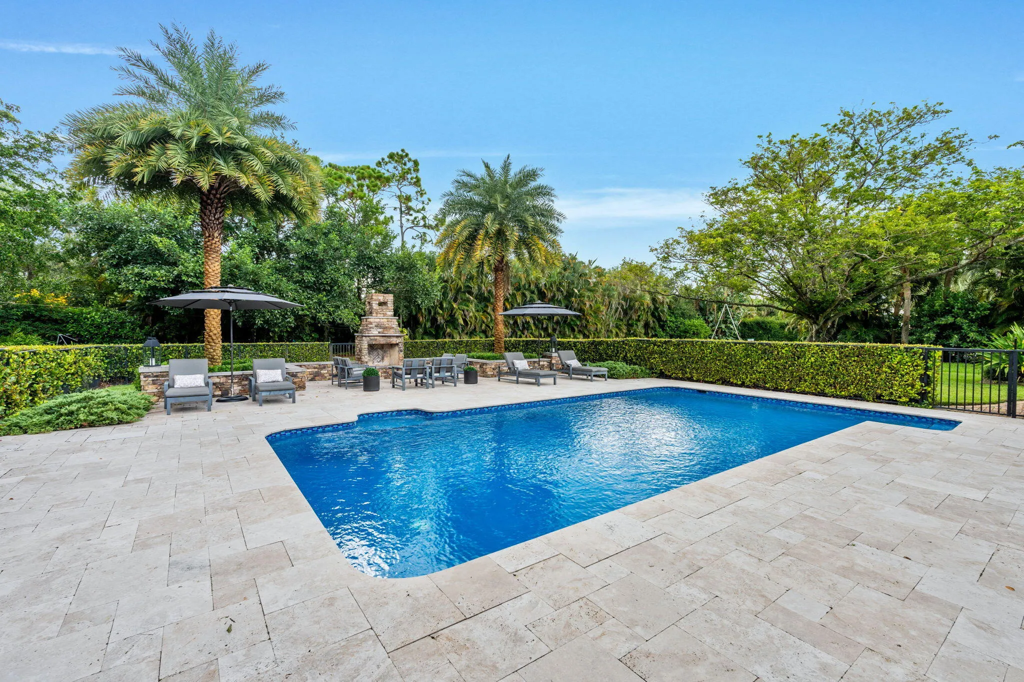 66-web-or-mls-A7406469