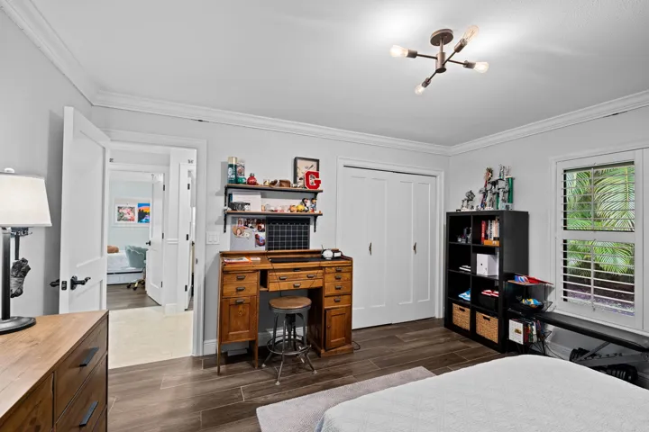 42-web-or-mls-A7406553