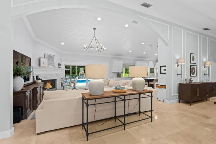 21-web-or-mls-A7406615