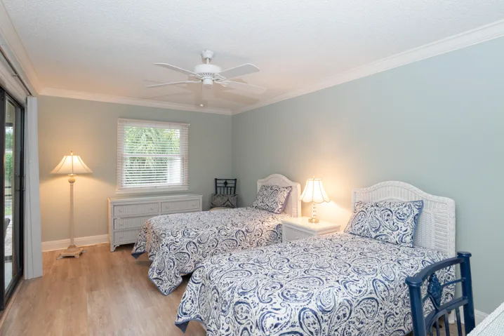 © Clark-2918 SE Fairway West-022