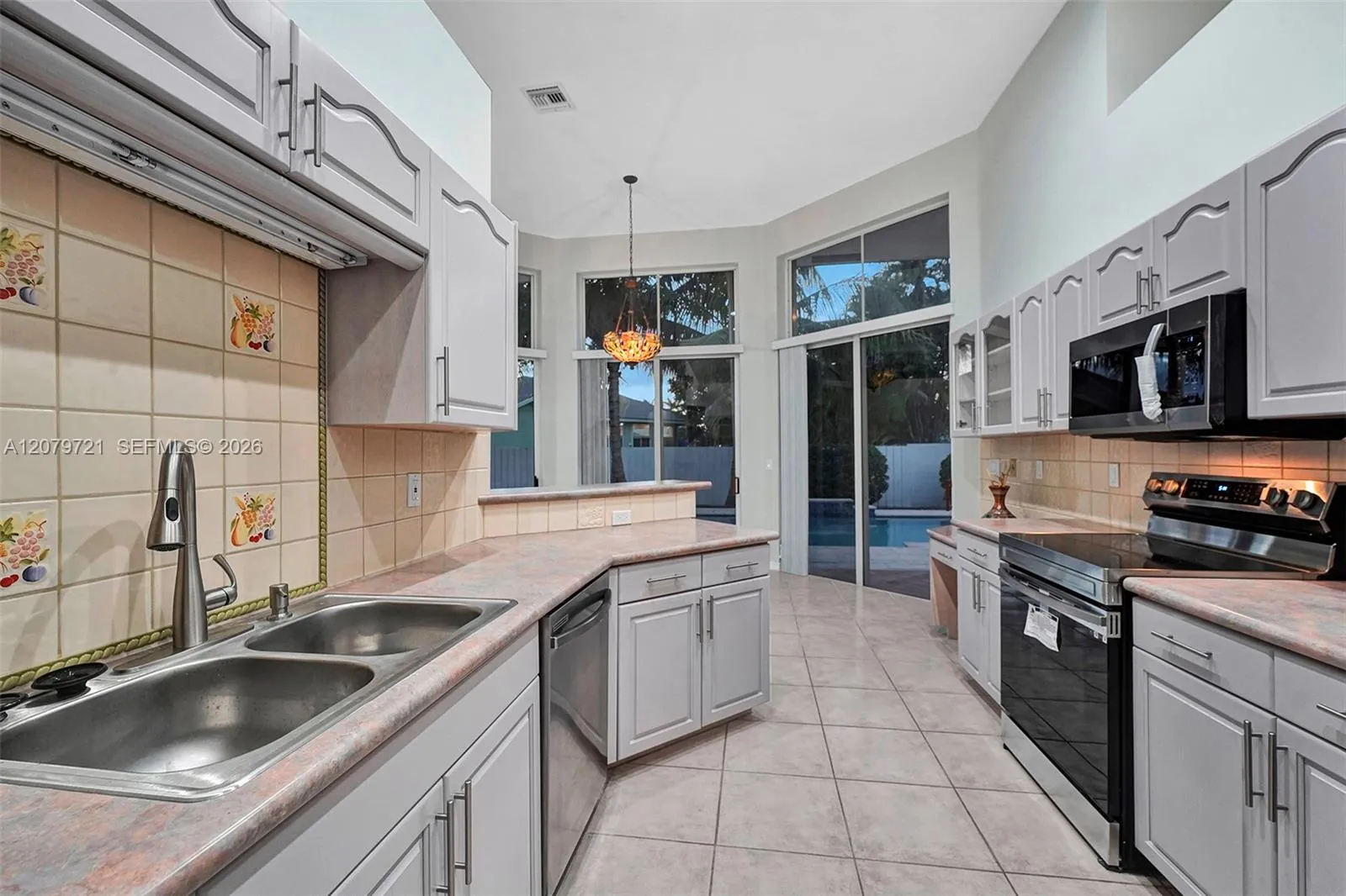 Property photo 123