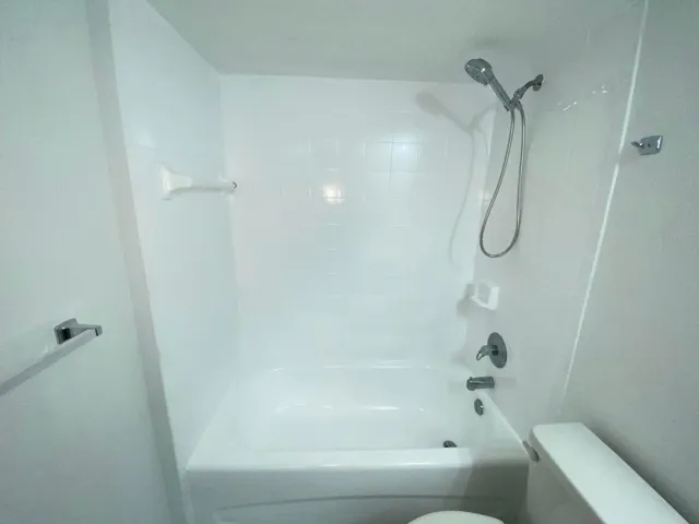 2nd Bathroom/Guest Shower