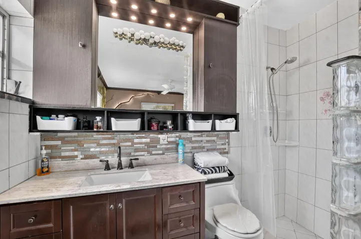 11078 master bath 2