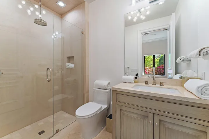 1st FL Guest Bath